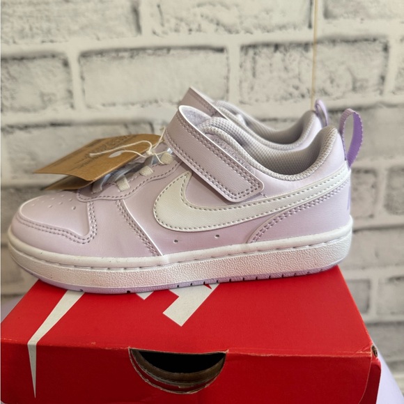 New! Girl’s Nike Court Borough low lilac/white pull on sneakers 12Y - Picture 3 of 5